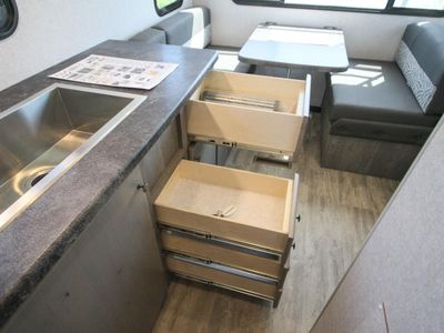 2025 Northwood Nash 17K - Photo 15