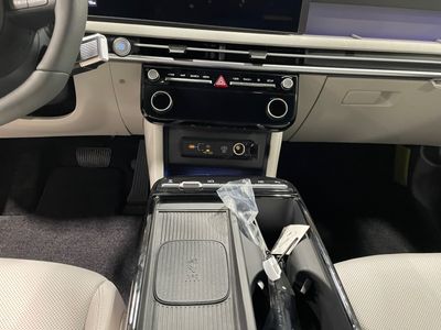 2026 Hyundai Tucson Hybrid - Photo 8