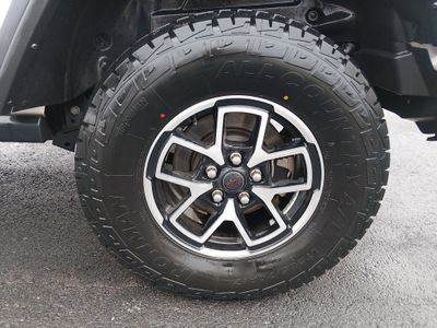 2024 Jeep Wrangler - Photo 10