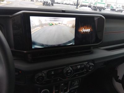2024 Jeep Wrangler - Photo 17