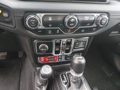 2024 Jeep Wrangler - Photo 13