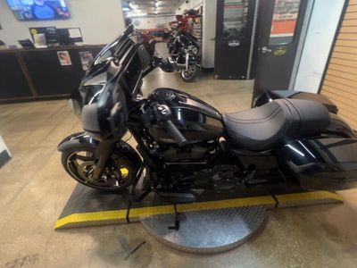 2025 Harley-Davidson FLHX - Street Glide — photo 9 view