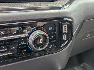 2023 Chevrolet Silverado 1500 — photo 32 view