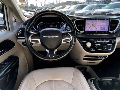 2021 Chrysler Pacifica — detail view