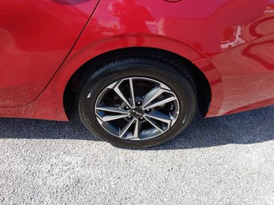 2024 Kia Forte - Photo 10