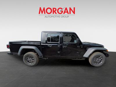 2026 Jeep Gladiator — photo 7 view