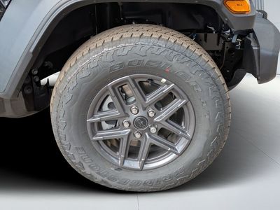 2026 Jeep Gladiator — photo 10 view