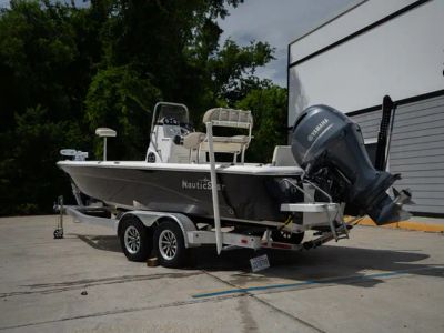 2017 Nauticstar 227 XTS — detail view
