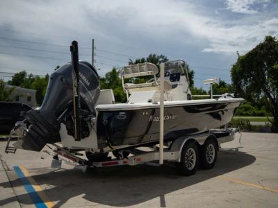 2017 Nauticstar 227 XTS — rear three-quarter view