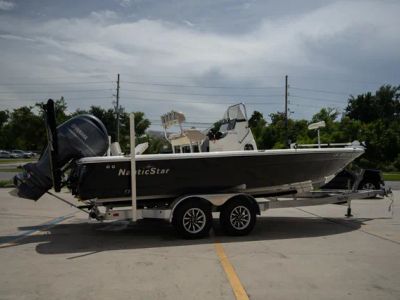 2017 Nauticstar 227 XTS — side profile view