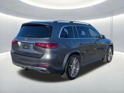 2025 Mercedes-Benz GLS — detail view