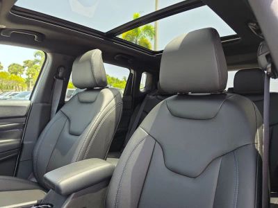 2025 Jeep Compass — photo 12 view