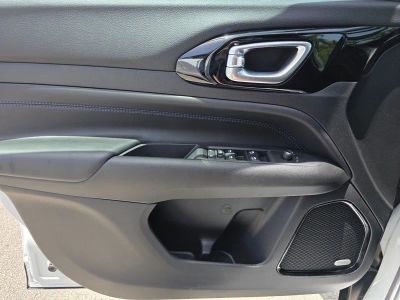 2025 Jeep Compass — photo 15 view