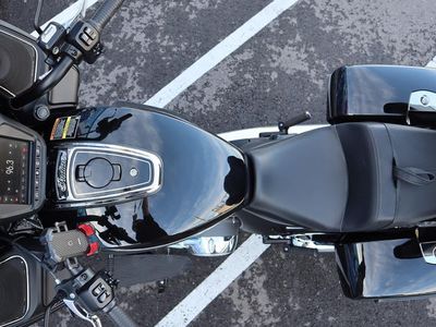 2024 Indian Motorcycle Challenger Black Metallic - Photo 8