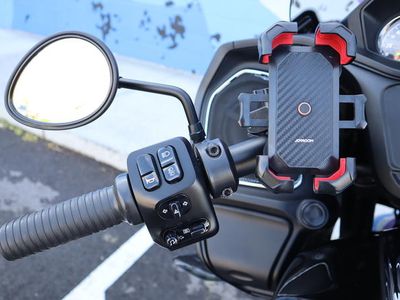 2024 Indian Motorcycle Challenger Black Metallic - Photo 15