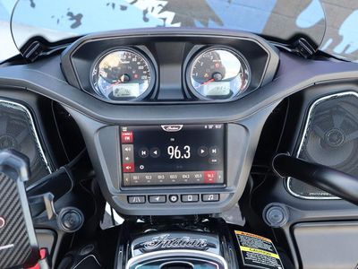 2024 Indian Motorcycle Challenger Black Metallic - Photo 17