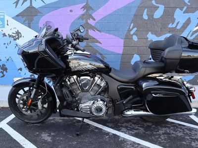 2024 Indian Motorcycle Challenger Black Metallic - Photo 5