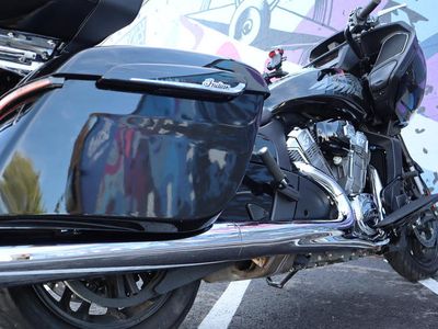 2024 Indian Motorcycle Challenger Black Metallic - Photo 11