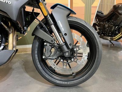 2026 CFMOTO 450NK - Photo 10