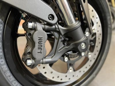 2026 CFMOTO 450NK - Photo 14
