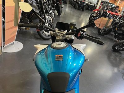 2026 CFMOTO 450NK - Photo 6