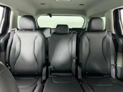 2026 Kia Carnival — photo 32 view