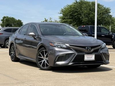 2022 Toyota Camry - Photo 2