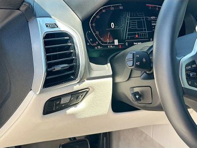 2026 BMW 8 Series — photo 10 view