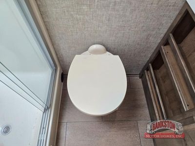 2026 Allegro Breeze 33 BR — photo 24 view