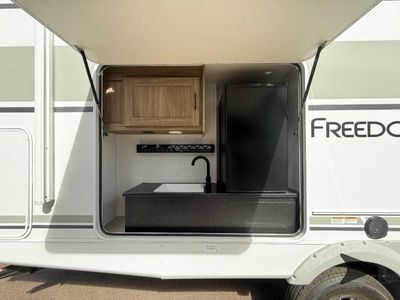2026 Coachmen RV Freedom Express Ultra Lite - Photo 16