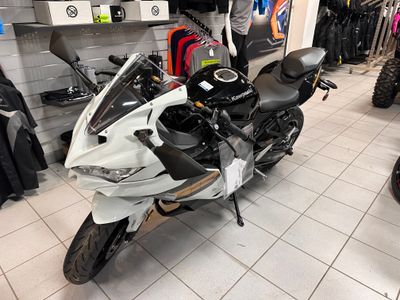 2026 Kawasaki Ninja ZX-4RR ABS - Photo 2