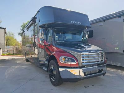 2026 Tiffin ALLEGRO BAY — front three-quarter view