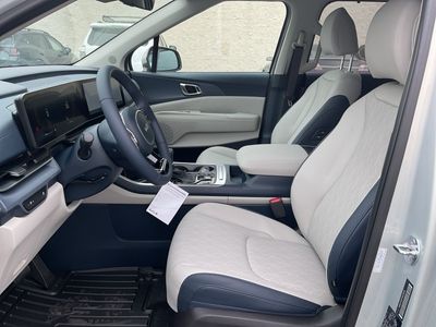 2026 Kia Carnival — photo 9 view