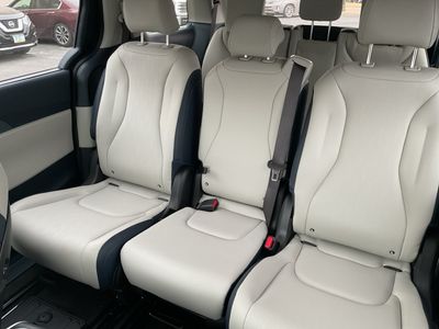 2026 Kia Carnival — photo 18 view