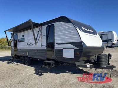 2026 CrossRoads RV Fun Time — front three-quarter view