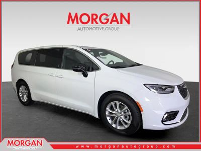 2026 Chrysler Pacifica Select in White — front three-quarter view