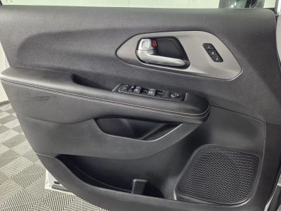 2026 Chrysler Pacifica — photo 16 view