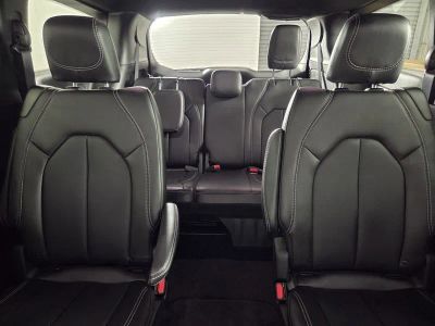 2026 Chrysler Pacifica — photo 17 view
