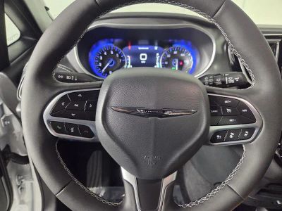 2026 Chrysler Pacifica — photo 13 view