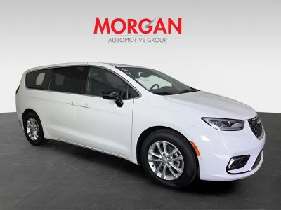 2026 Chrysler Pacifica — side profile view