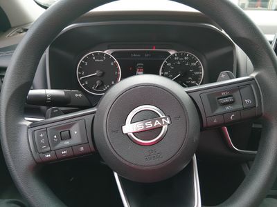 2023 Nissan Rogue — photo 12 view