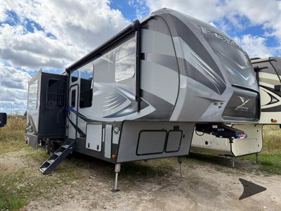 2018 Keystone RV Fuzion - Photo 2