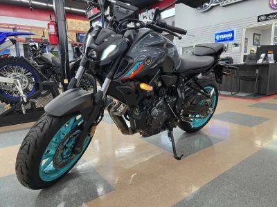 2023 Yamaha MT-07 — front three-quarter view
