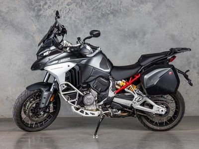 2022 Ducati Multistrada V4 Ducati Red - Photo 2