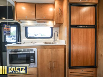 2019 Tiffin Motorhomes Wayfarer - Photo 13