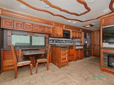 2017 Tiffin Motorhomes Allegro Bus — interior view