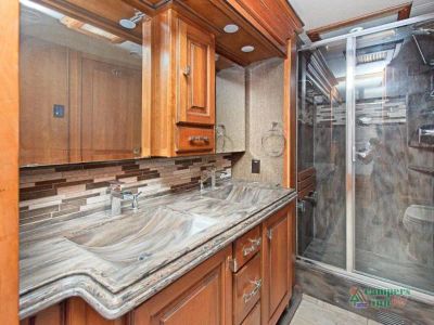 2017 Tiffin Motorhomes Allegro Bus — photo 10 view