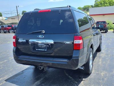 2014 Ford Expedition EL — side profile view