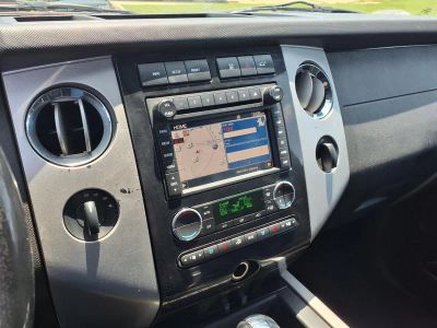 2014 Ford Expedition EL — interior view