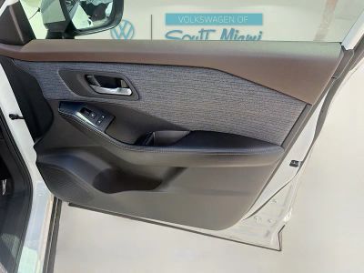 2023 Nissan Rogue — photo 33 view